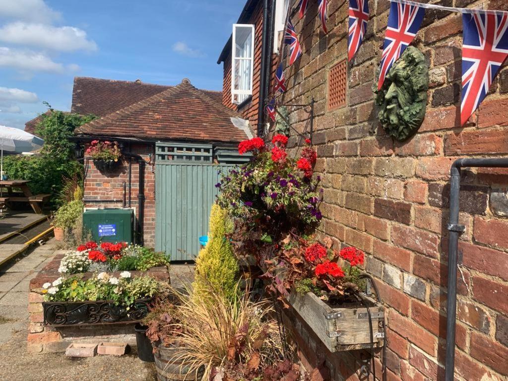 Rose And Crown B&B Burwash Exterior foto